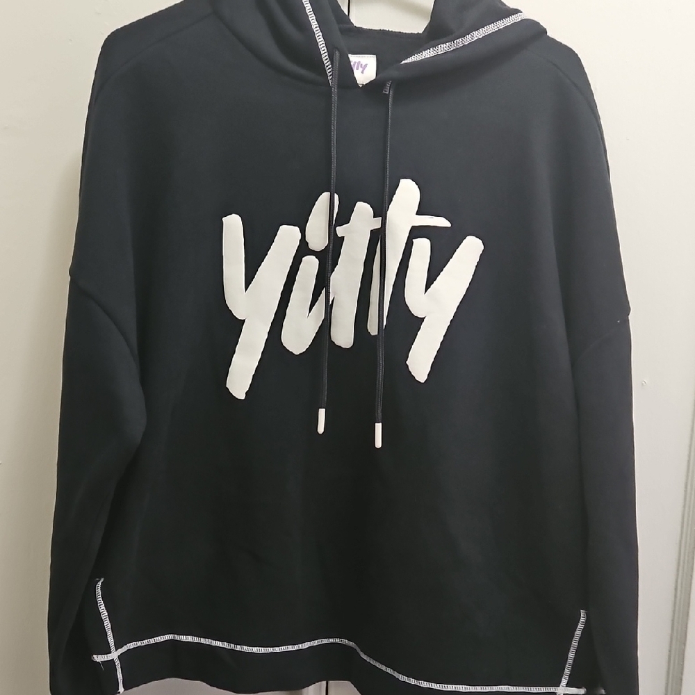 YITTY Black Hoodie Sweatshirt with Graphic Design